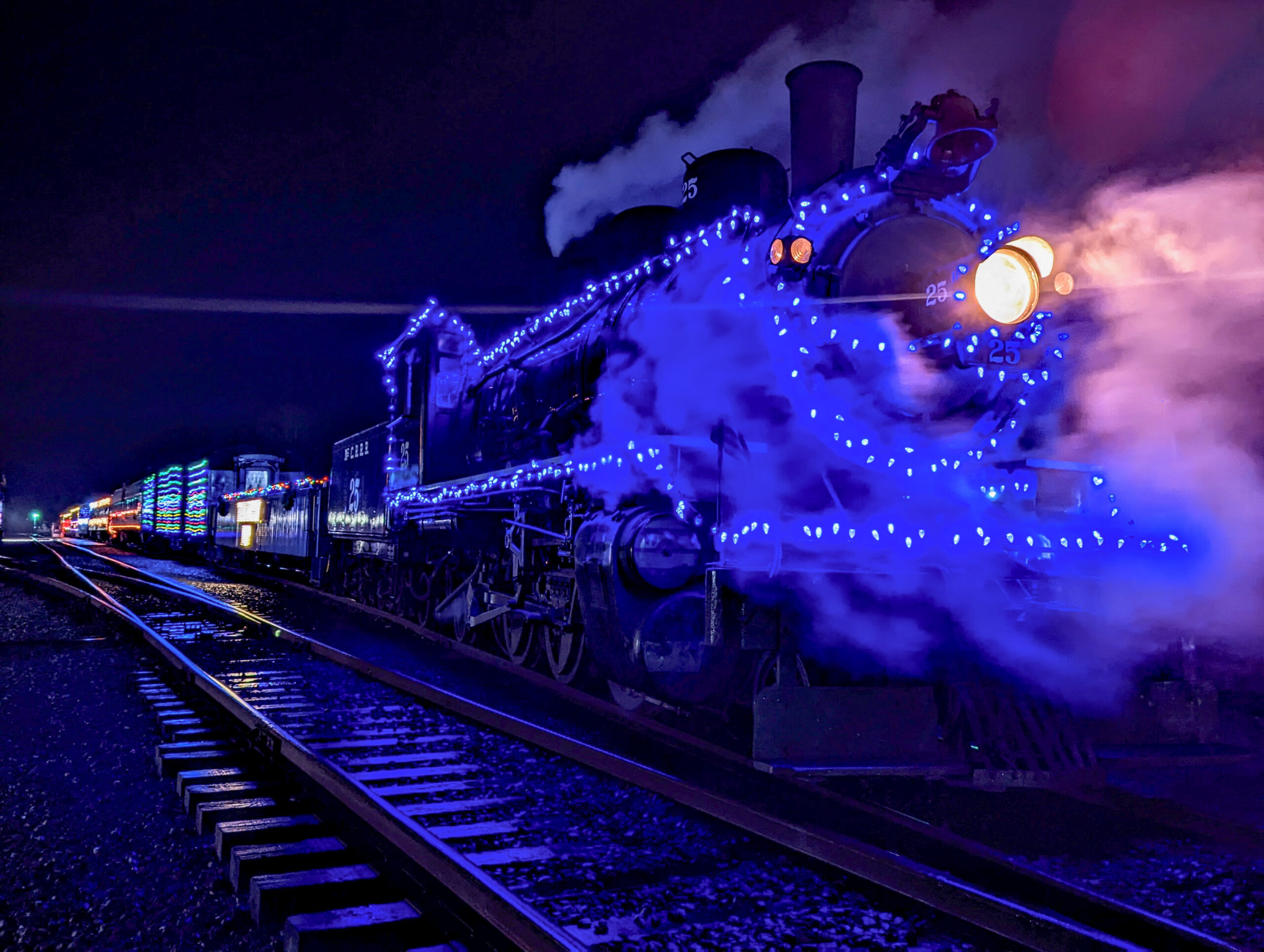 Holiday Cheers Express (Ages 21+) | Oregon Coast Scenic Railroad